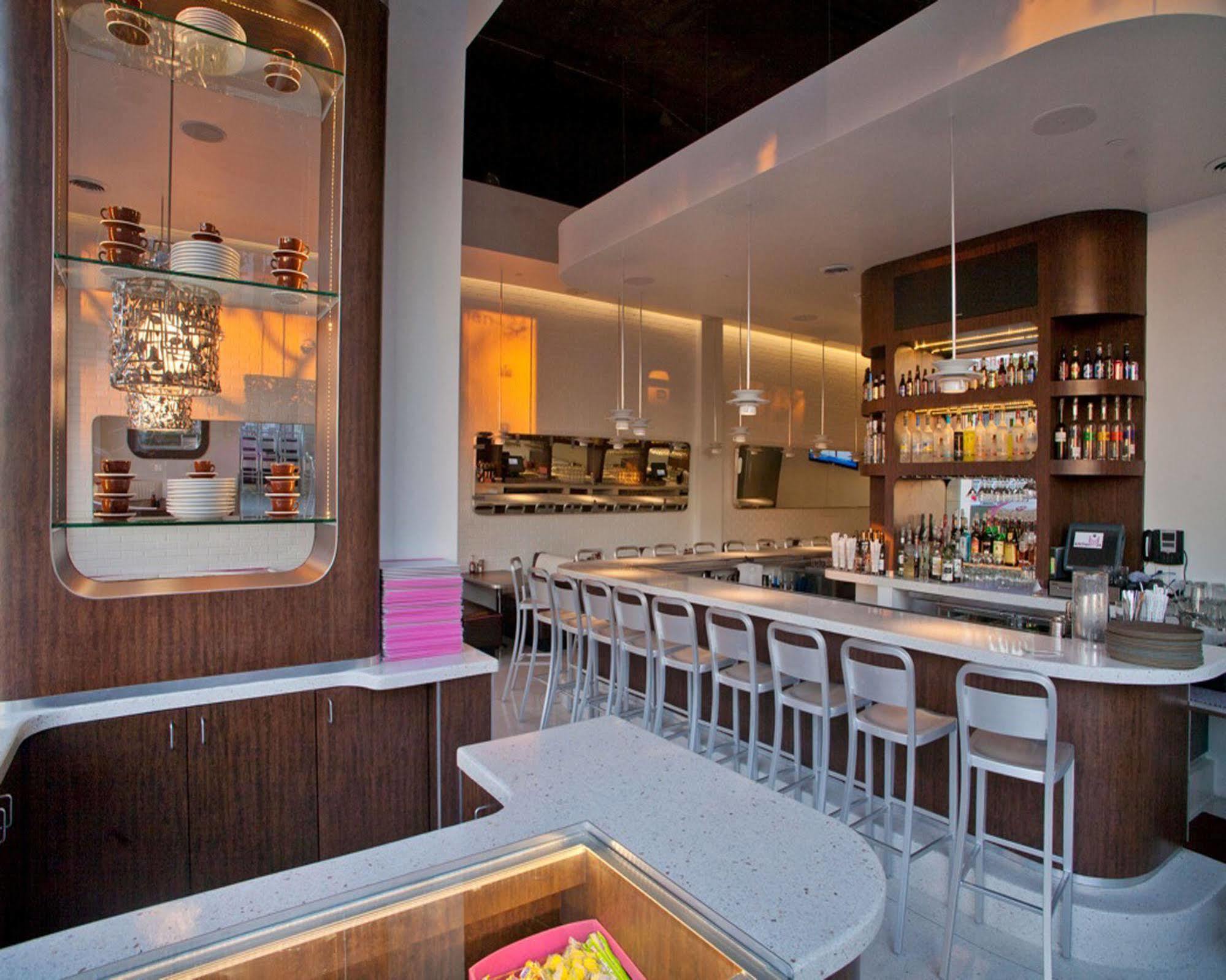 Ramada Plaza By Wyndham West Hollywood Hotel & Suites Los Angeles Restaurace fotografie