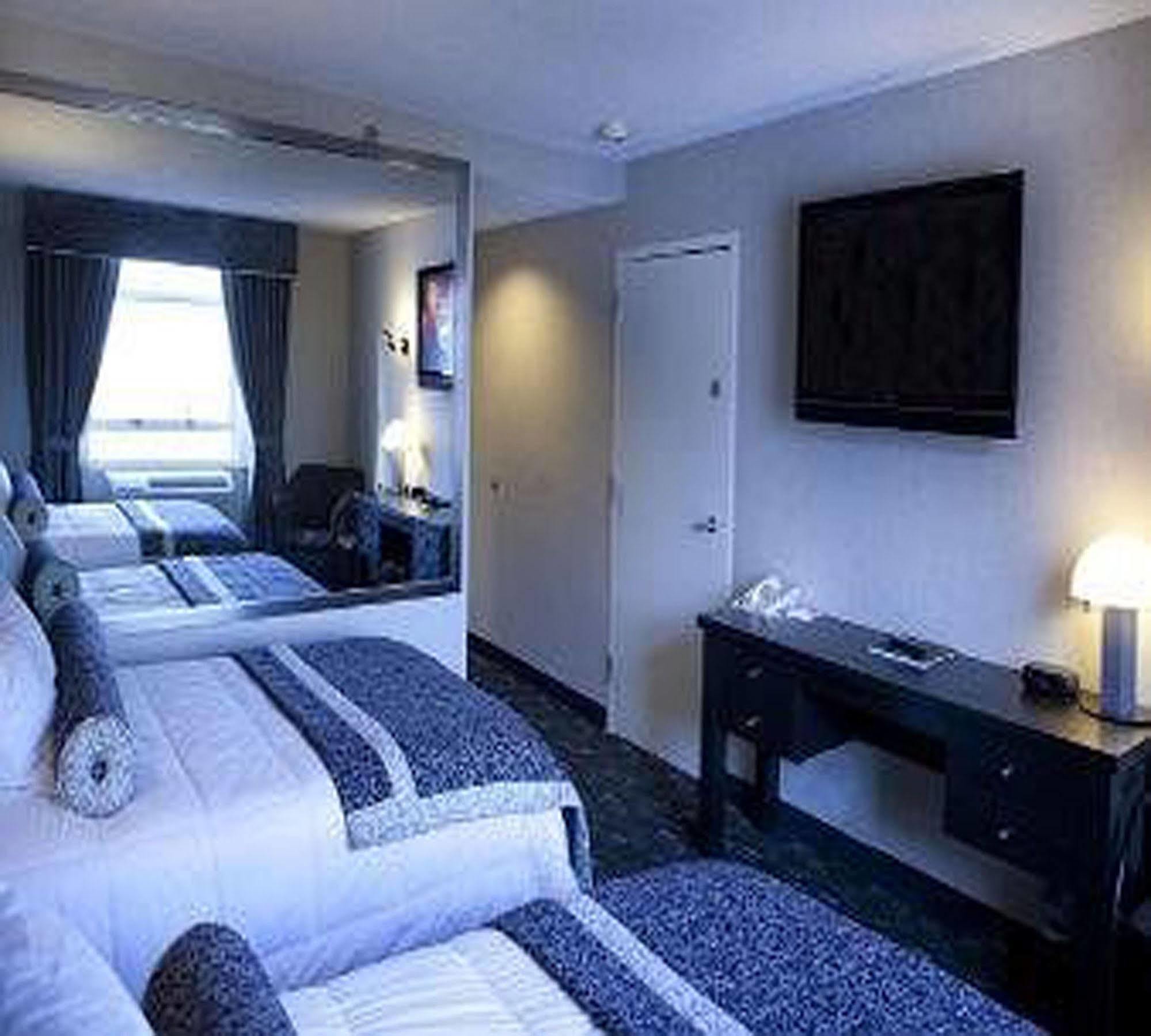 Ramada Plaza By Wyndham West Hollywood Hotel & Suites Los Angeles Pokoj fotografie