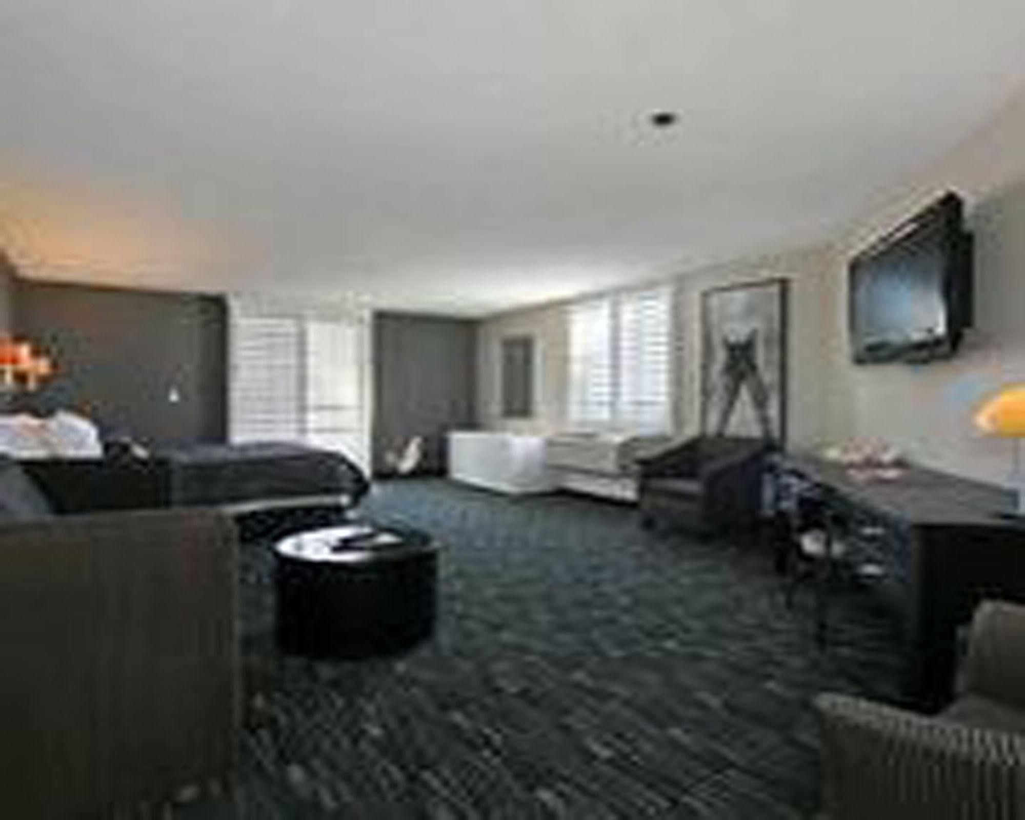 Ramada Plaza By Wyndham West Hollywood Hotel & Suites Los Angeles Exteriér fotografie